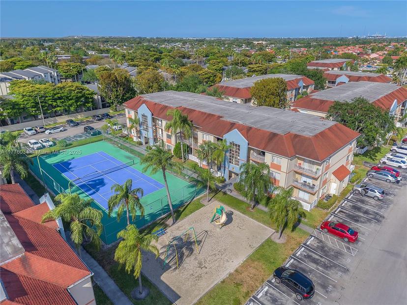 Picture of 18850 NW 57Th Ave # 203, Hialeah FL 33015