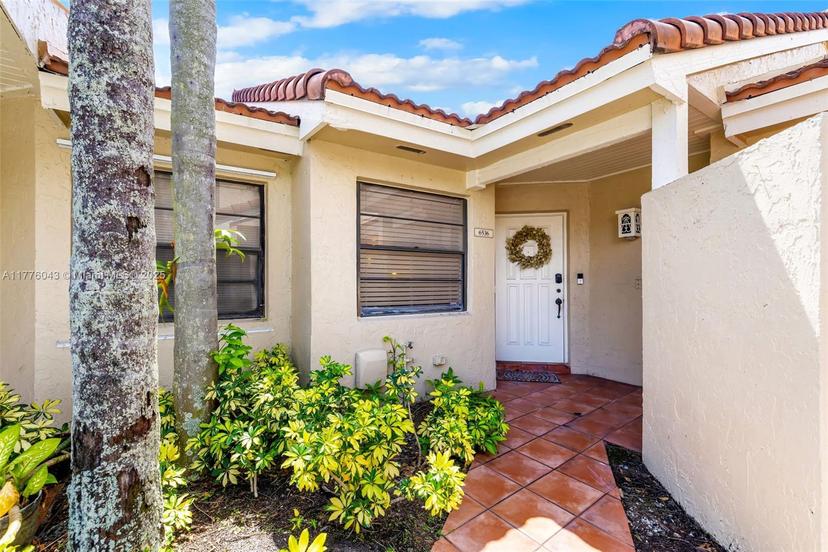 Picture of 6536 NW 170Th Ter # 6536, Hialeah FL 33015