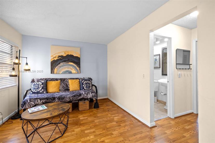 Picture of 6536 NW 170Th Ter # 6536, Hialeah FL 33015