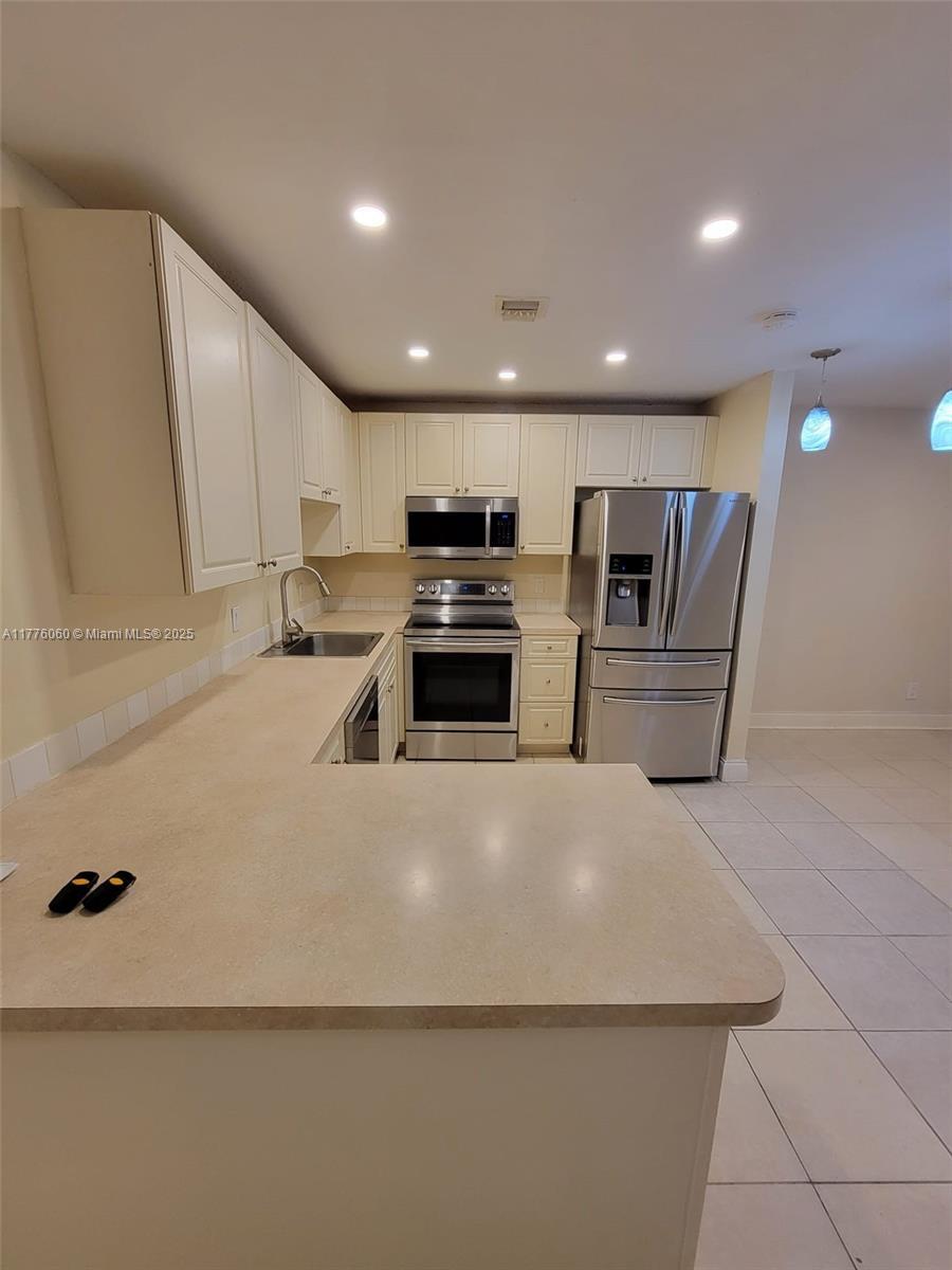 Picture of 8700 NW 40Th St # 8700, Coral Springs, FL 33065