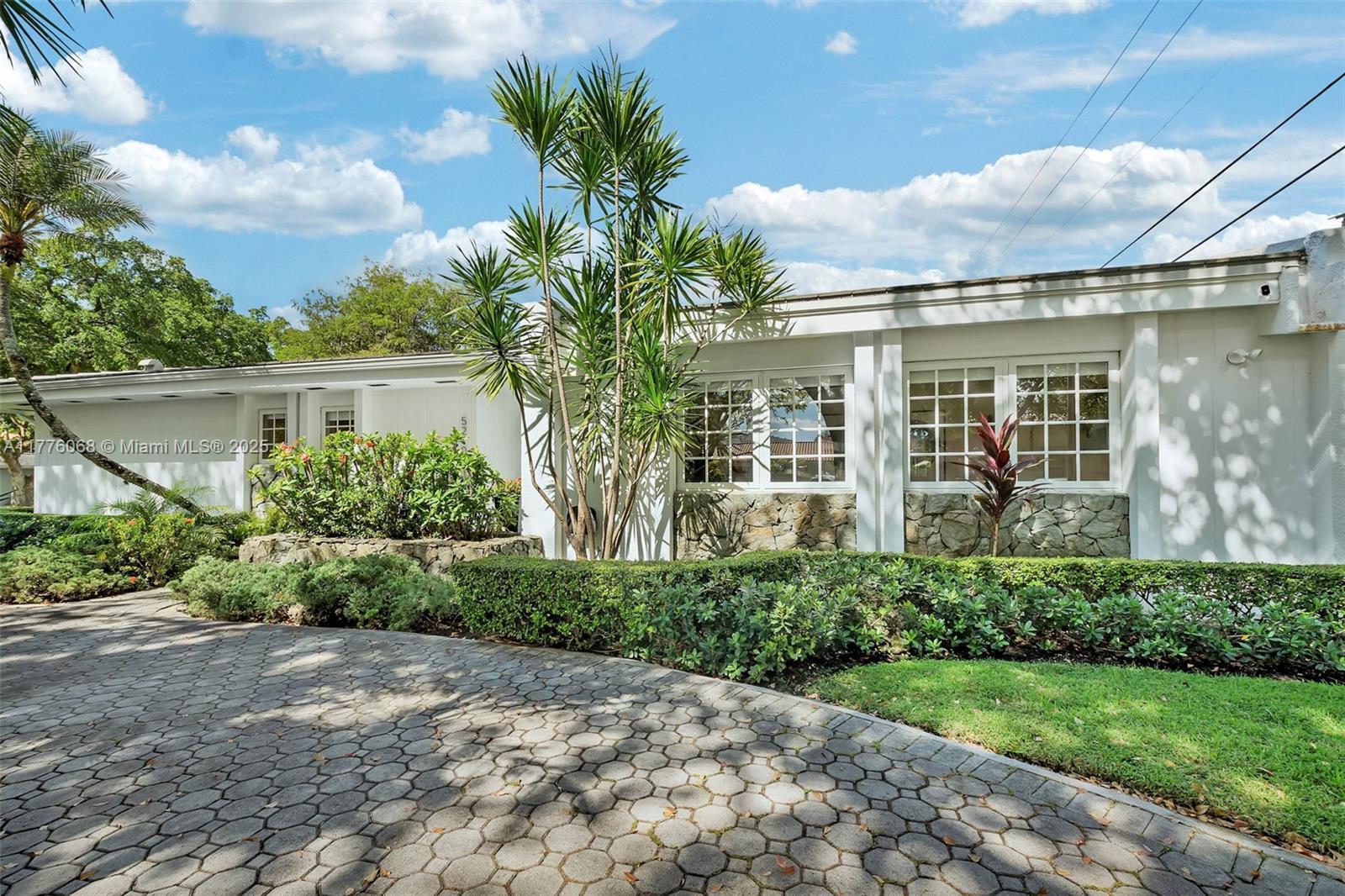 Picture of 5210 Alhambra Cir, Coral Gables, FL 33146