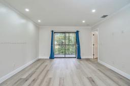 Picture of 10405 NW 11Th St # 206, Pembroke Pines, FL 33026