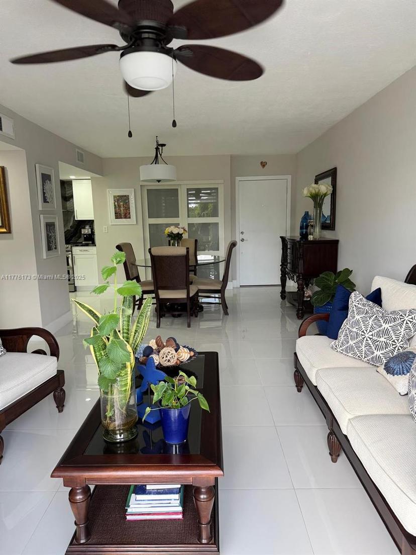 Picture of 820 NW 87Th Ave # 303, Miami FL 33172