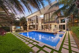Picture of 521 Holiday Dr, Hallandale Beach, FL 33009