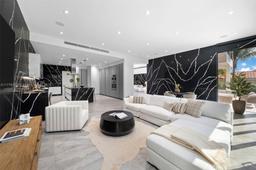 Picture of 521 Holiday Dr, Hallandale Beach, FL 33009