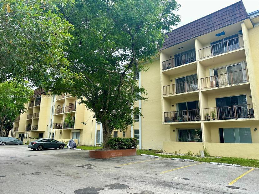 Picture of 11925 NE 2Nd Ave # B406, North Miami FL 33161