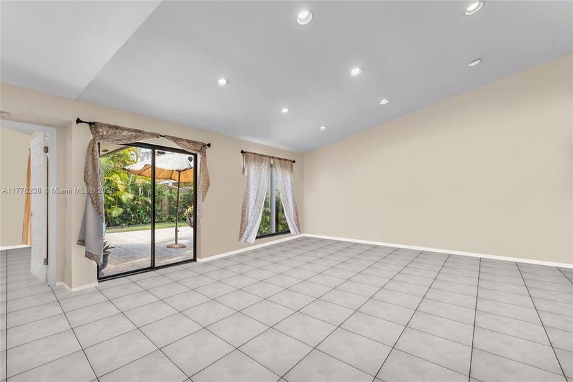 Picture of 6224 NW 179Th Ter, Hialeah FL 33015