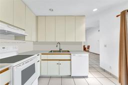 Picture of 6224 NW 179Th Ter, Hialeah, FL 33015