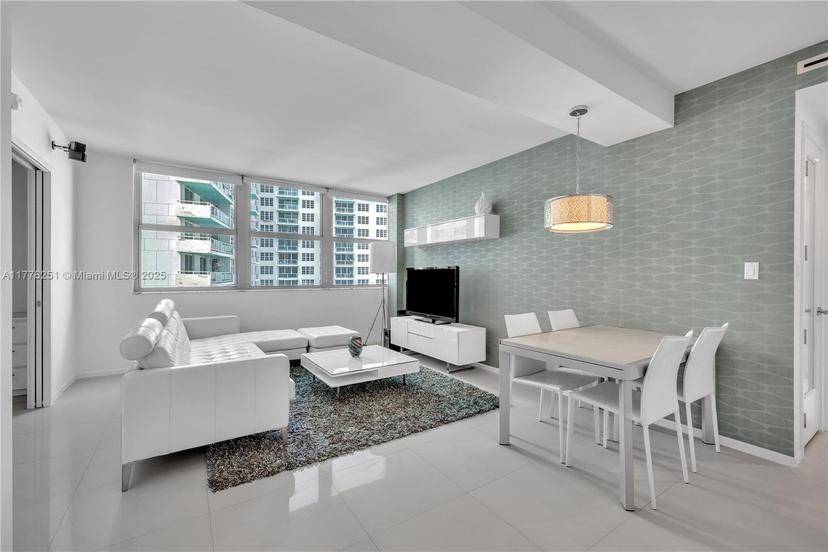 Picture of 5055 Collins Ave # 7A, Miami Beach FL 33140