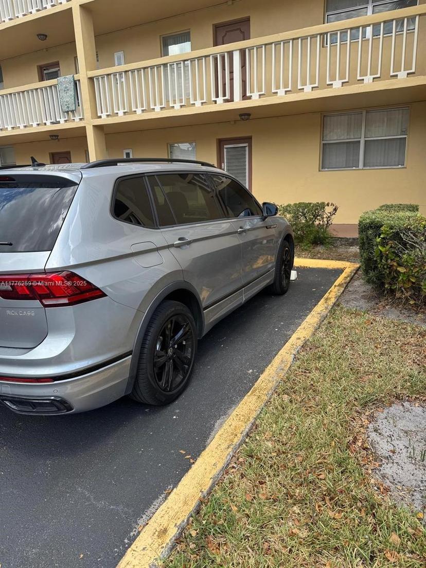 Picture of 6071 NW 61St Ave # 211, Tamarac FL 33319