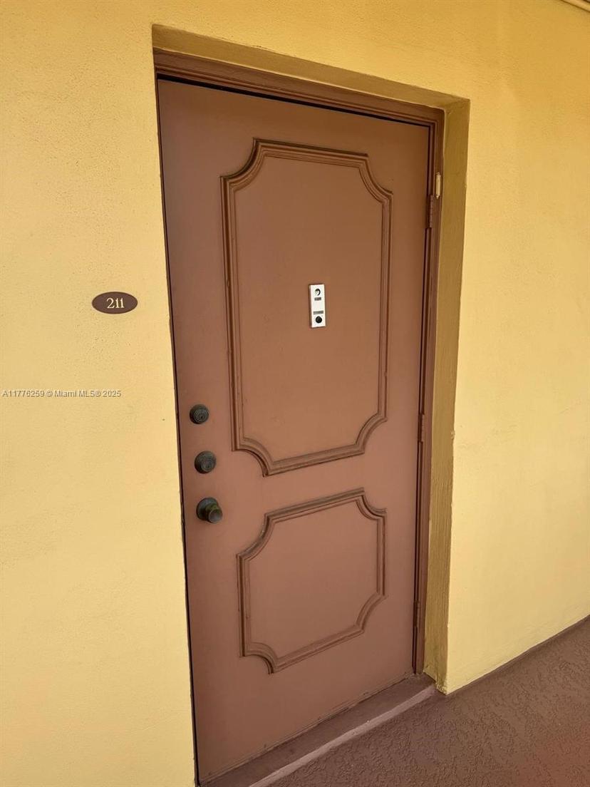 Picture of 6071 NW 61St Ave # 211, Tamarac FL 33319