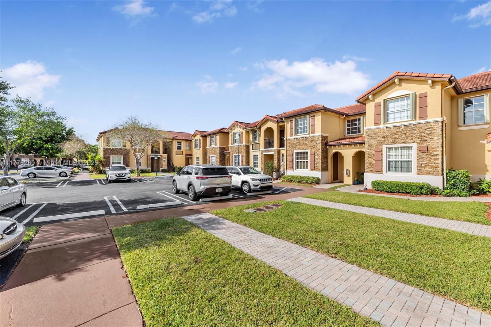 Picture of 1650 NE 33Rd Rd # 10, Homestead, FL 33033
