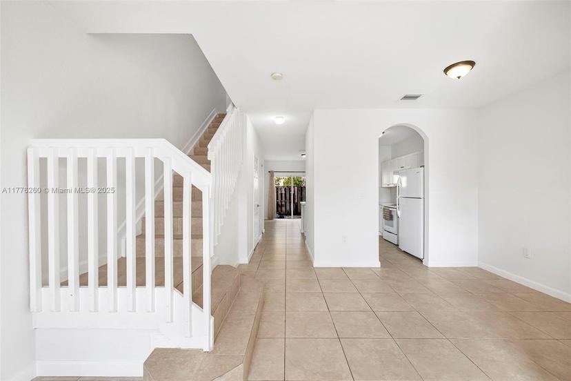 Picture of 1650 NE 33Rd Rd # 10, Homestead FL 33033
