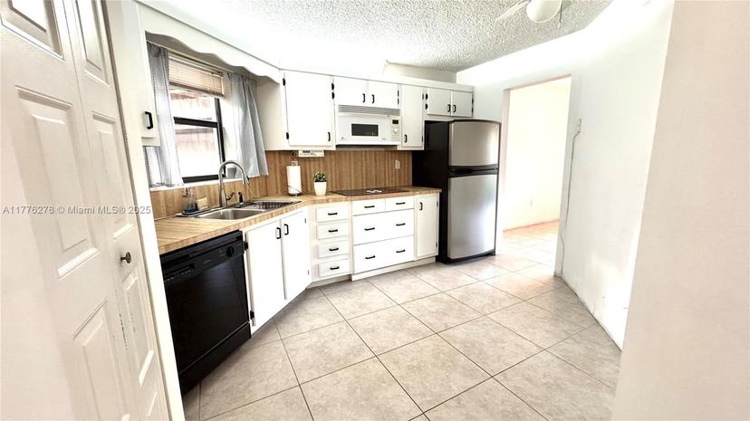 Picture of 6755 W Broward Blvd # 101, Plantation FL 33317