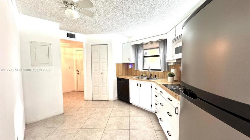 Picture of 6755 W Broward Blvd # 101, Plantation FL 33317