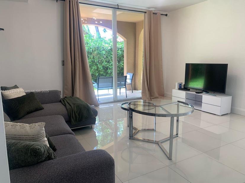 Picture of 19501 E Country Club Dr # 9102, Aventura FL 33180
