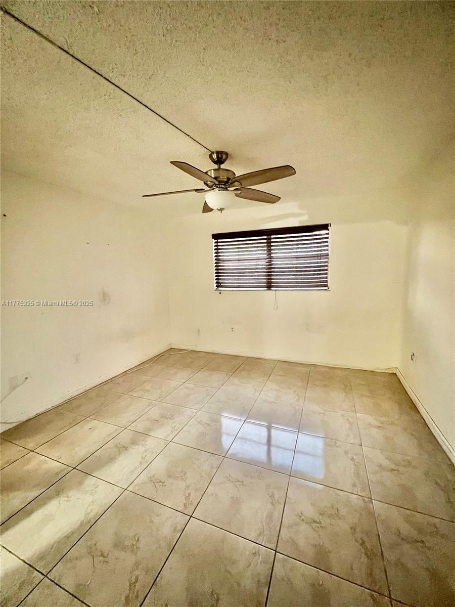 Picture of 8460 Sunrise Lakes Blvd # 112, Sunrise, FL 33322
