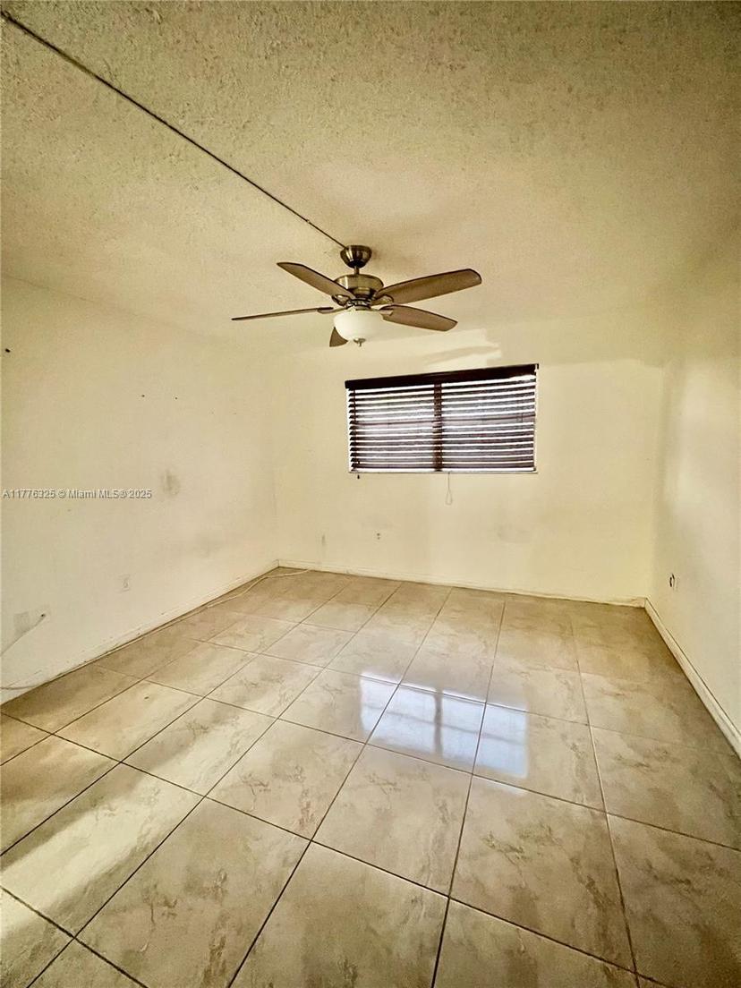 Picture of 8460 Sunrise Lakes Blvd # 112, Sunrise FL 33322