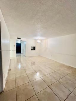 Picture of 8460 Sunrise Lakes Blvd # 112, Sunrise, FL 33322