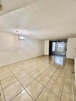 Picture of 8460 Sunrise Lakes Blvd # 112, Sunrise, FL 33322