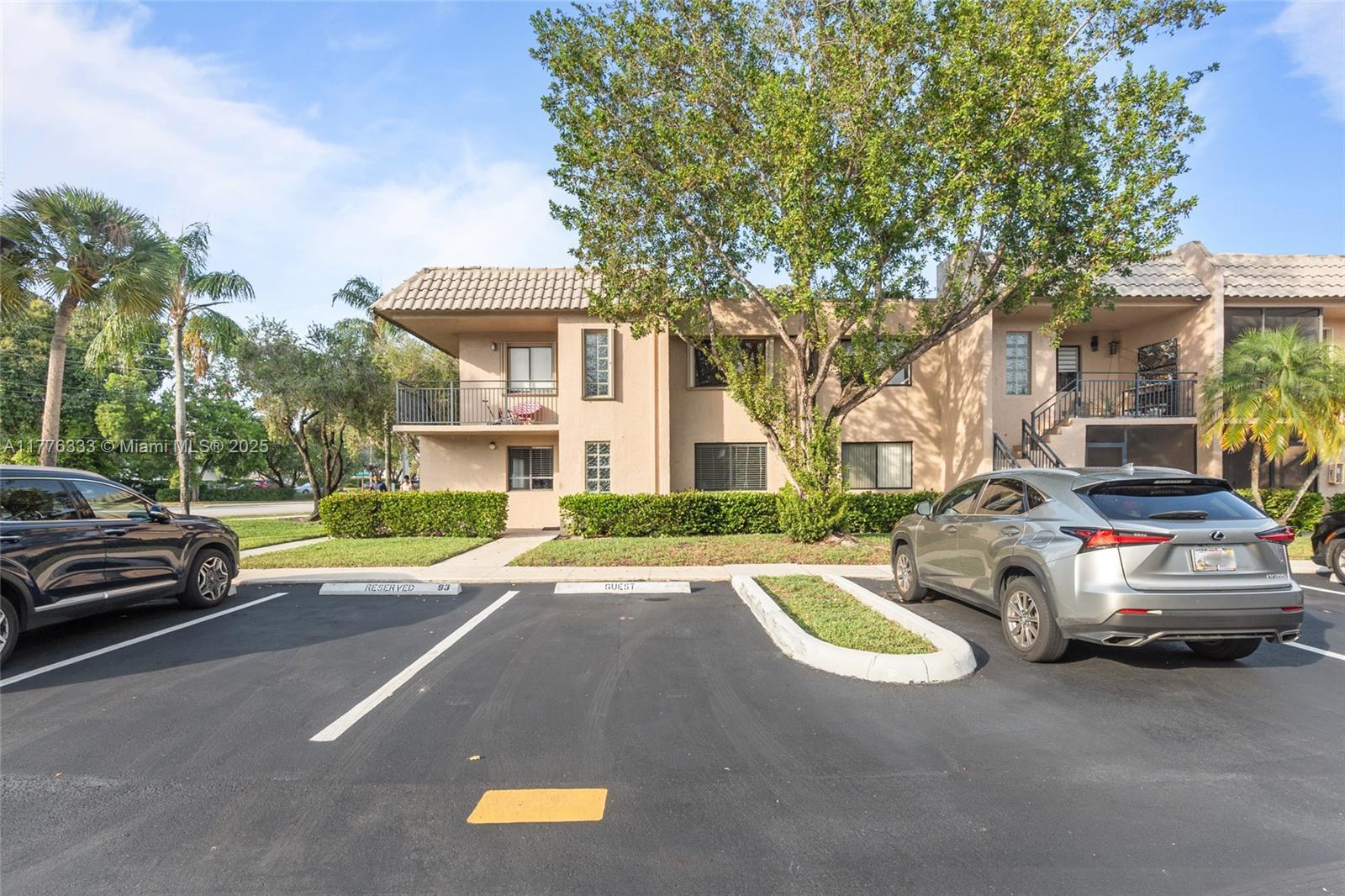 Picture of 340 Racquet Club Rd # 201, Weston, FL 33326