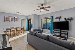 Picture of 1417 Avon Ln # 103, North Lauderdale, FL 33068