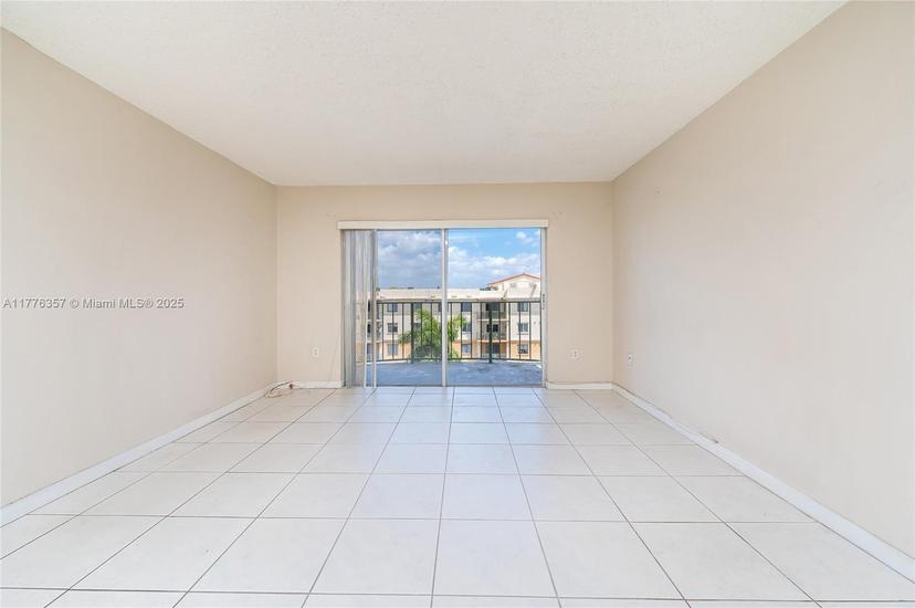 Picture of 9350 Fontainebleau Blvd # 602, Miami FL 33172