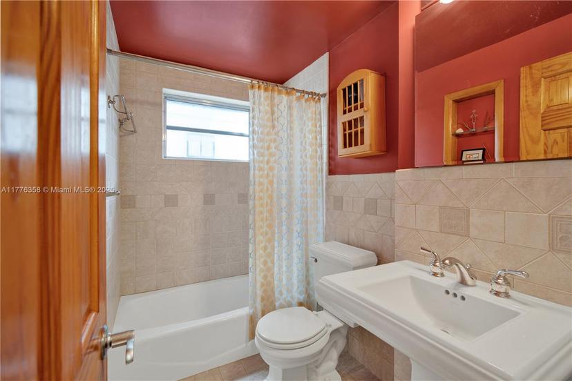 Picture of 1612 Michigan Ave # 9, Miami Beach FL 33139