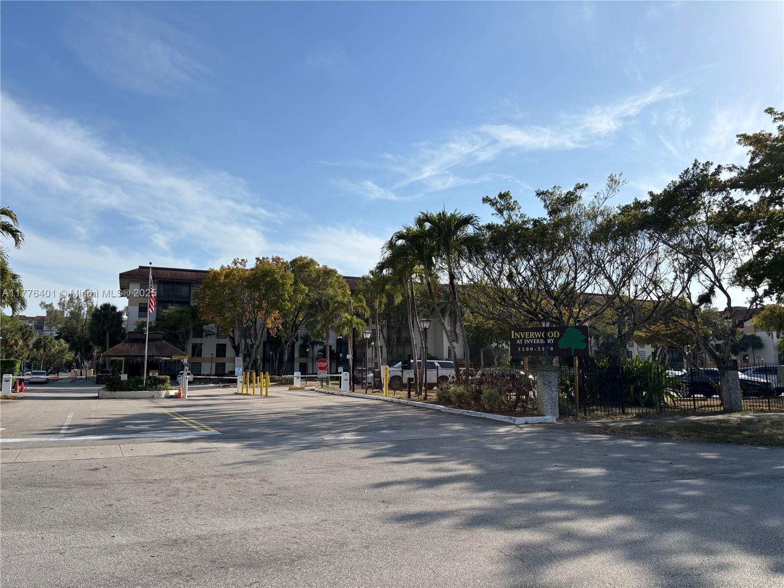 Picture of 5550 NW 44Th St # 114B, Lauderhill, FL 33319