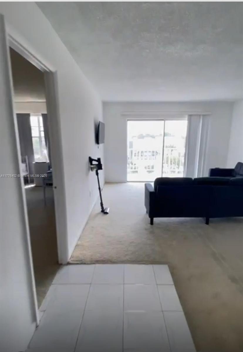 Picture of 496 NW 165Th St Rd # 611, Miami FL 33169