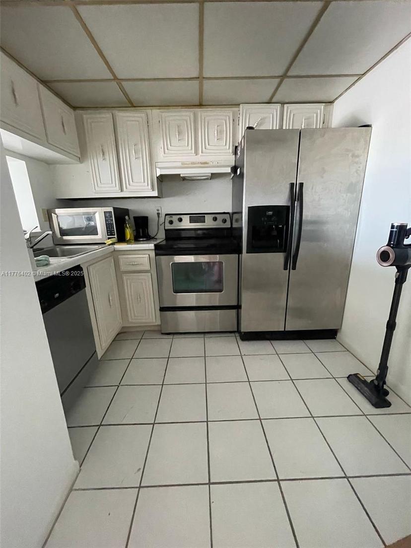 Picture of 496 NW 165Th St Rd # 611, Miami FL 33169