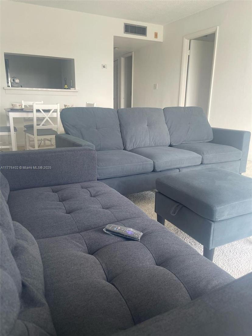 Picture of 496 NW 165Th St Rd # 611, Miami FL 33169