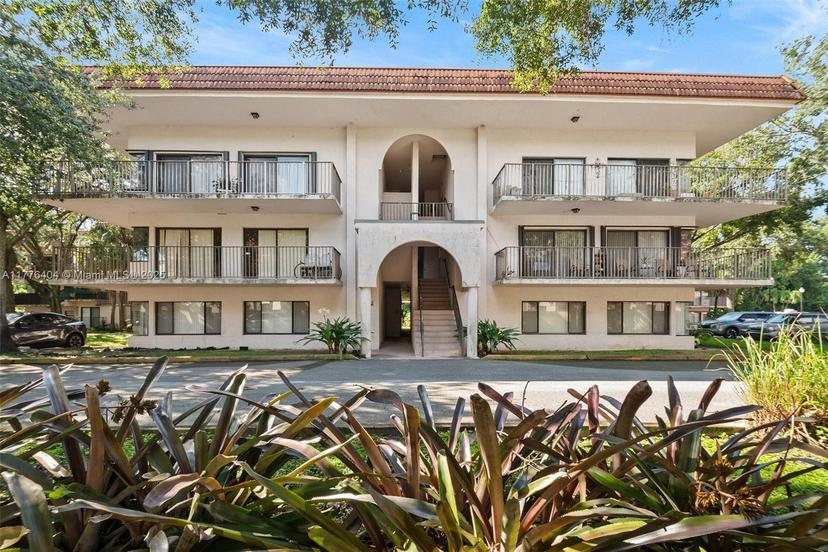 Picture of 4705 SW 62Nd Ave # 103, Davie FL 33314