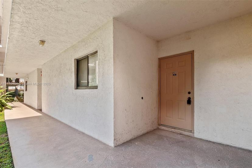 Picture of 4705 SW 62Nd Ave # 103, Davie FL 33314