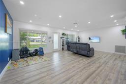 Picture of 321 SW 11Th Ave, Hallandale Beach, FL 33009