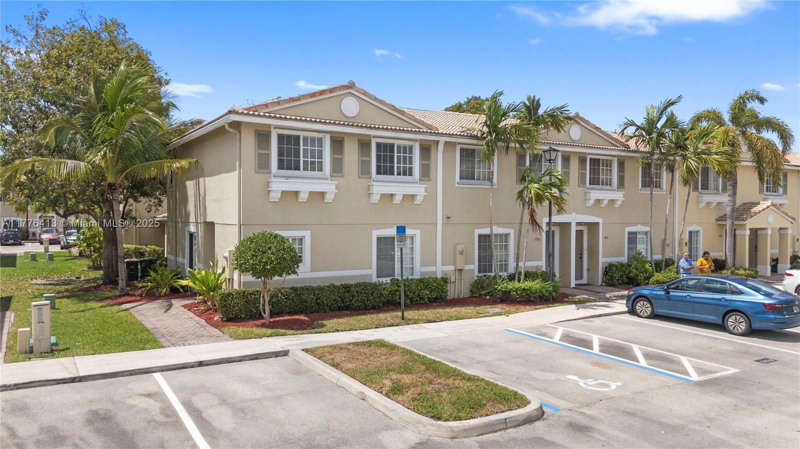 Picture of 5951 London Ln, Tamarac, FL 33321