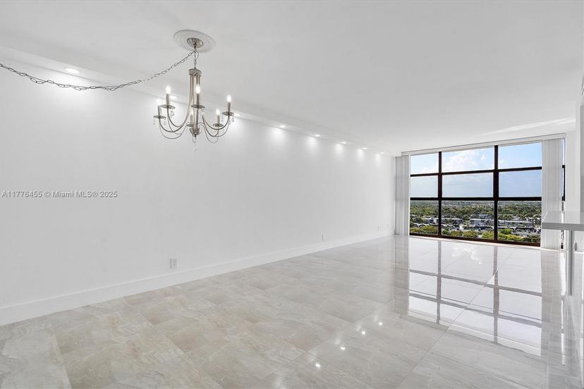 Picture of 600 Parkview Dr # 1123, Hallandale Beach FL 33009