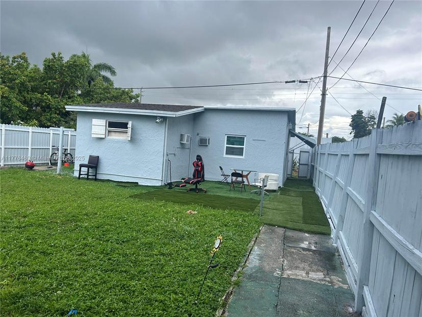 Picture of 2708 NW 22 Ct, Miami FL 33142