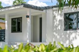 Picture of 31 Carlisle Dr, Miami Springs, FL 33166