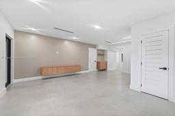 Picture of 31 Carlisle Dr, Miami Springs, FL 33166