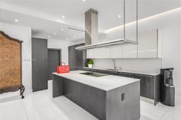 Picture of 3106 NE 210Th Ter, Aventura, FL 33180