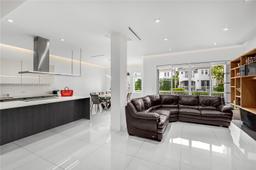 Picture of 3106 NE 210Th Ter, Aventura, FL 33180