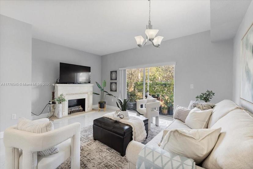 Picture of 8834 W Flagler St # 4, Miami FL 33174