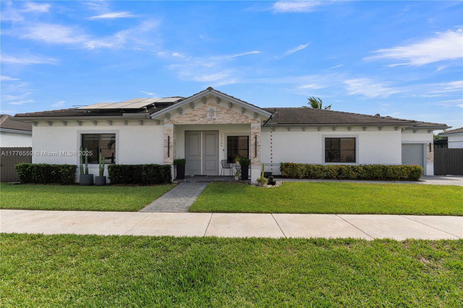 Picture of 17705 SW 114Th Ct, Miami, FL 33157