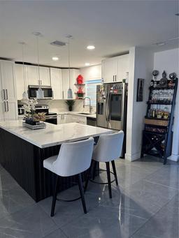 Picture of 200 SW 69 Terrace, Pembroke Pines, FL 33023