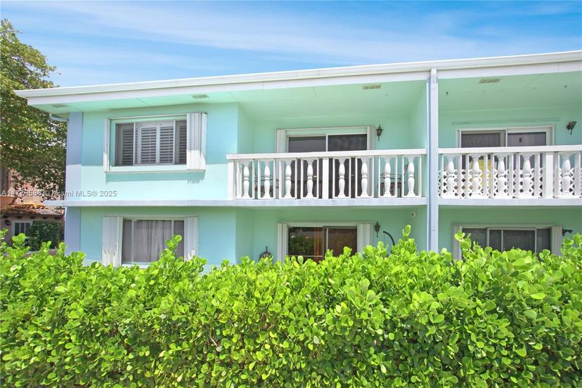 Picture of 421 S Lakeside Dr # 10, Other City - In The State Of Florida FL 33460