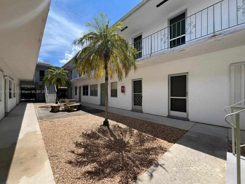 Picture of 1824 Monroe St # 1, Hollywood FL 33020