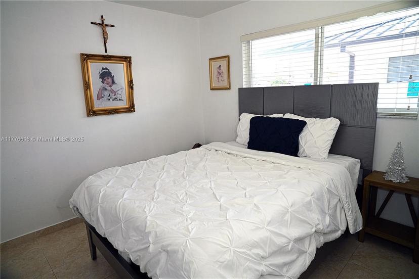 Picture of 1417 W 40Th St, Hialeah FL 33012
