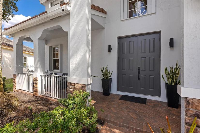 Picture of 1131 Sunflower Cir, Weston FL 33327