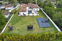 Picture of 80 NW 129Th Ave, Miami, FL 33182